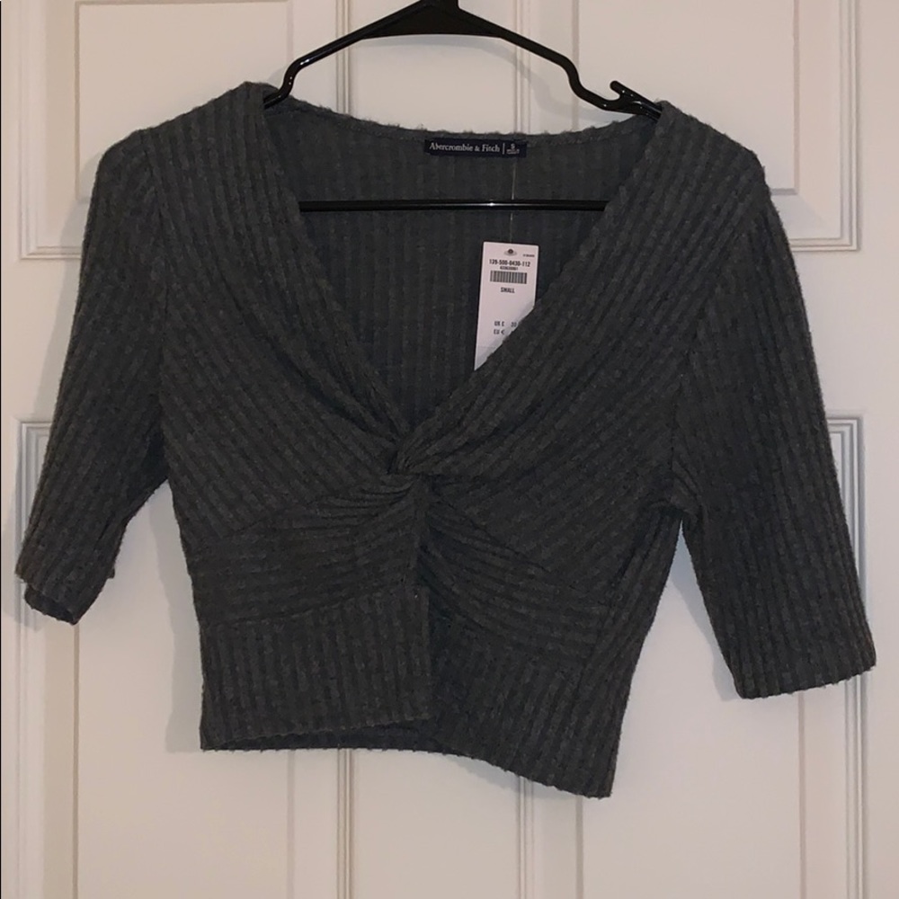 Cropped Gray 3/4 Sleeve Top